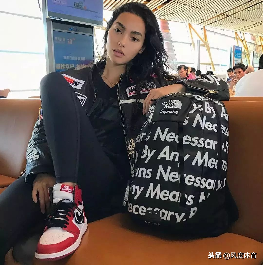 *窥偷**女神AdrianneHo的ins照片，我仿佛打开了新世界的大门……