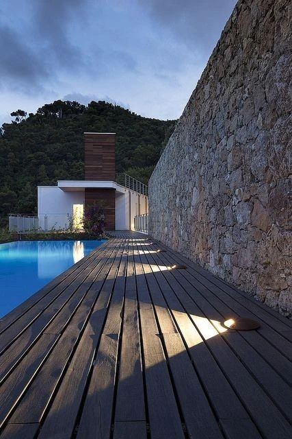 千万别让5块钱的小灯泡，毁了你价值500万的庭院花园