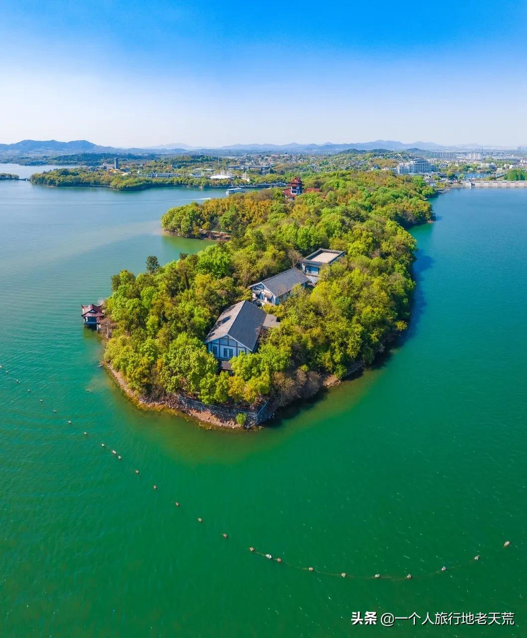 无需攻略,这12个绝美宝藏小城,随便挑一个小住几日,就很惬意