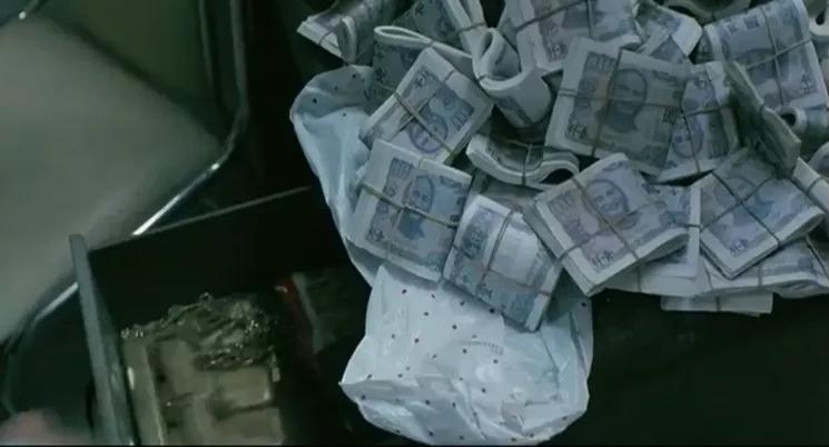 成龙90年代港片,成龙见证了港片的崛起和衰落