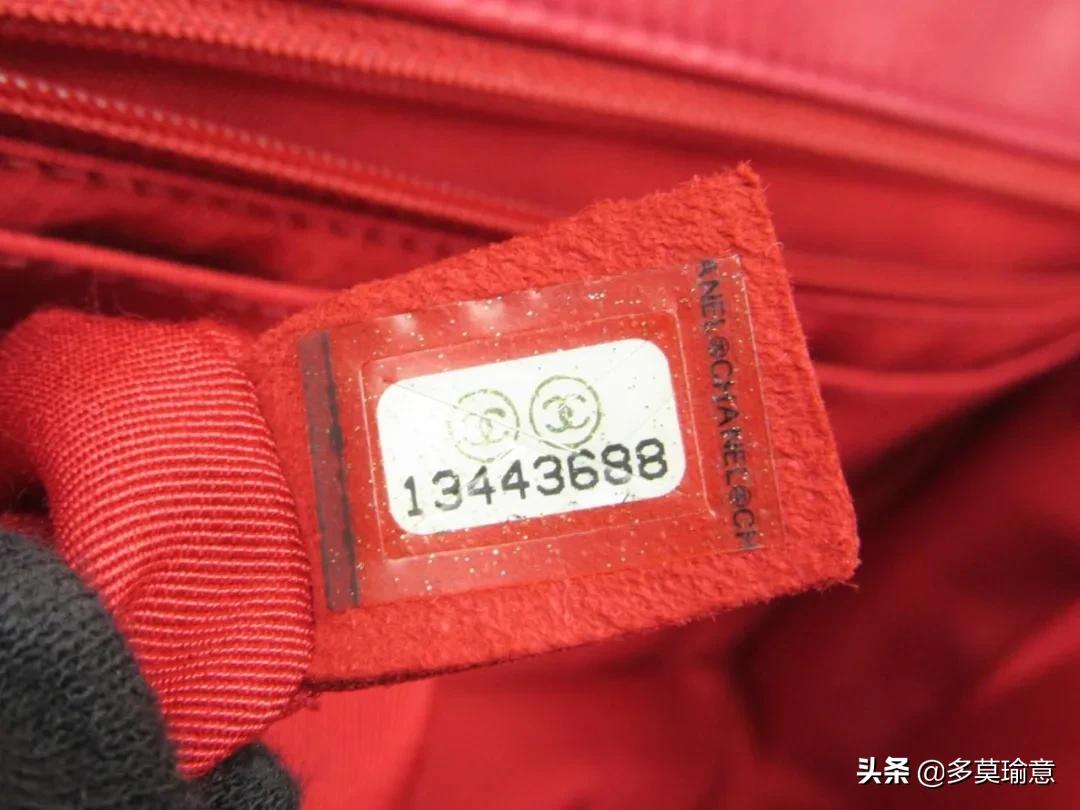 如何鉴别真的香奈儿女包,香奈儿包包真伪鉴别五金