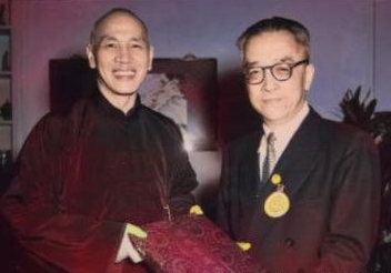 毛主席的诗词好不好？鲁迅的评价很准确，胡适像找茬：没一句通顺