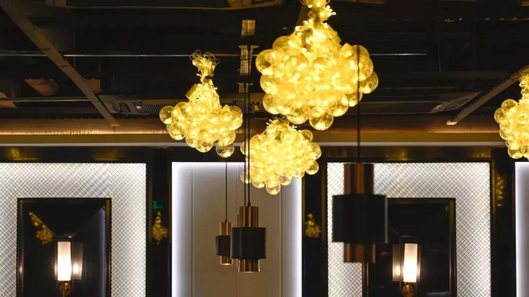 这家烤肉巨头新店开业就“爆店”！现在还能免费吃肉，这也太棒了