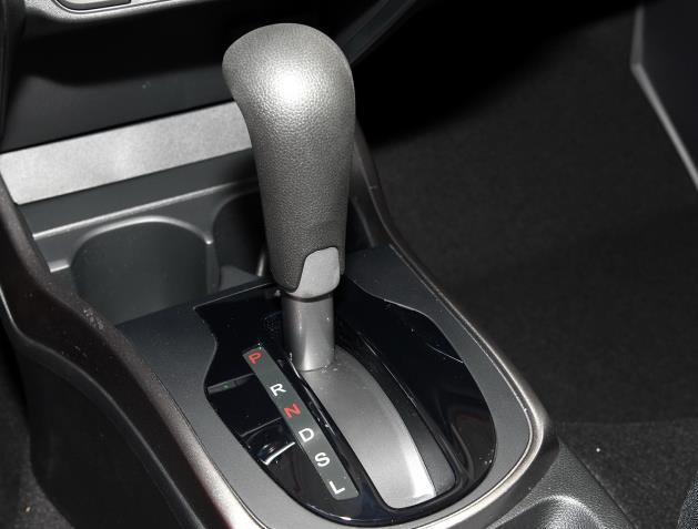 本田经典锋范1.5l5at驾驶感受,锋范15年1.5自然吸气8万公里多少钱