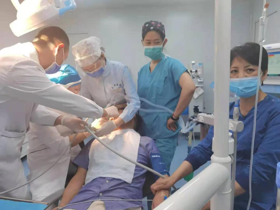 手术台上我无敌,小小塞牙我认怂!外科“一把刀”看牙记