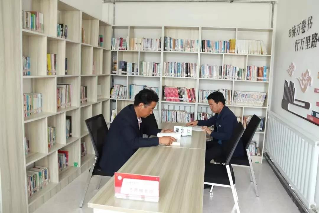 人人都是奋斗者个个都是追梦人,我们都是追梦人努力创造一切