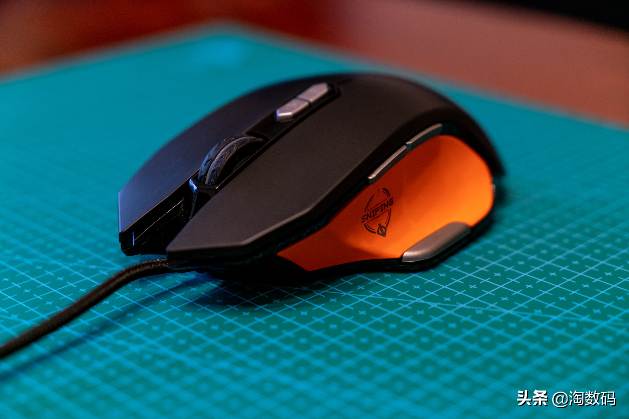 仅¥69元:PUBG固件级优化+1680万色RGB灯效+9键多模+赛车设计感