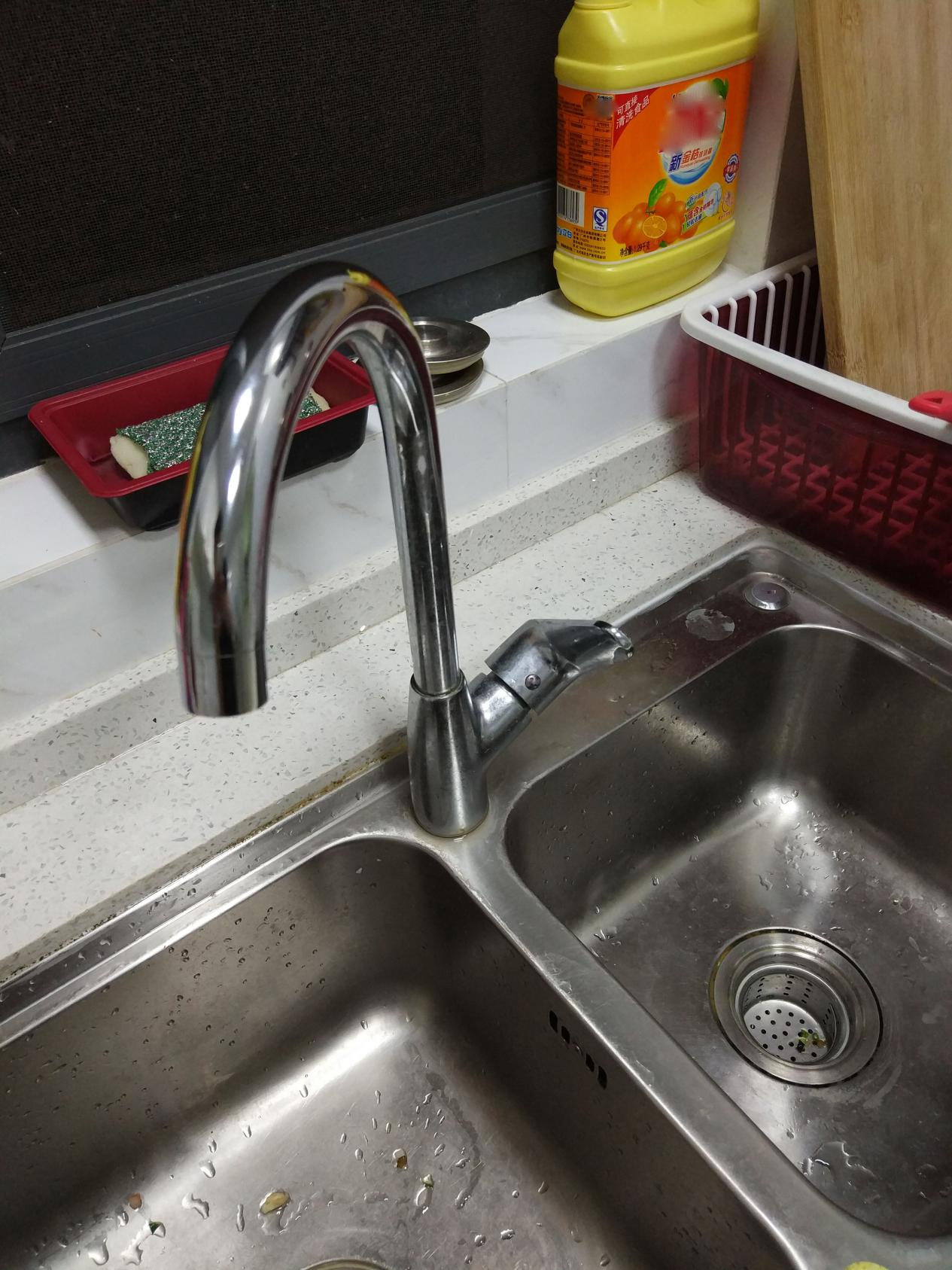 花200买个水龙头，砸开一看都是水泥，商家却说不识货！越重越好