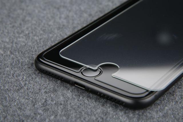 曲面屏手机贴钢化膜还是水凝膜,mate40pro贴钢化膜好还是水凝膜好