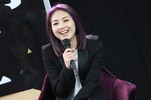 不是天后胜过天后的杨千嬅，歌曲传唱度比其她任何天后都广