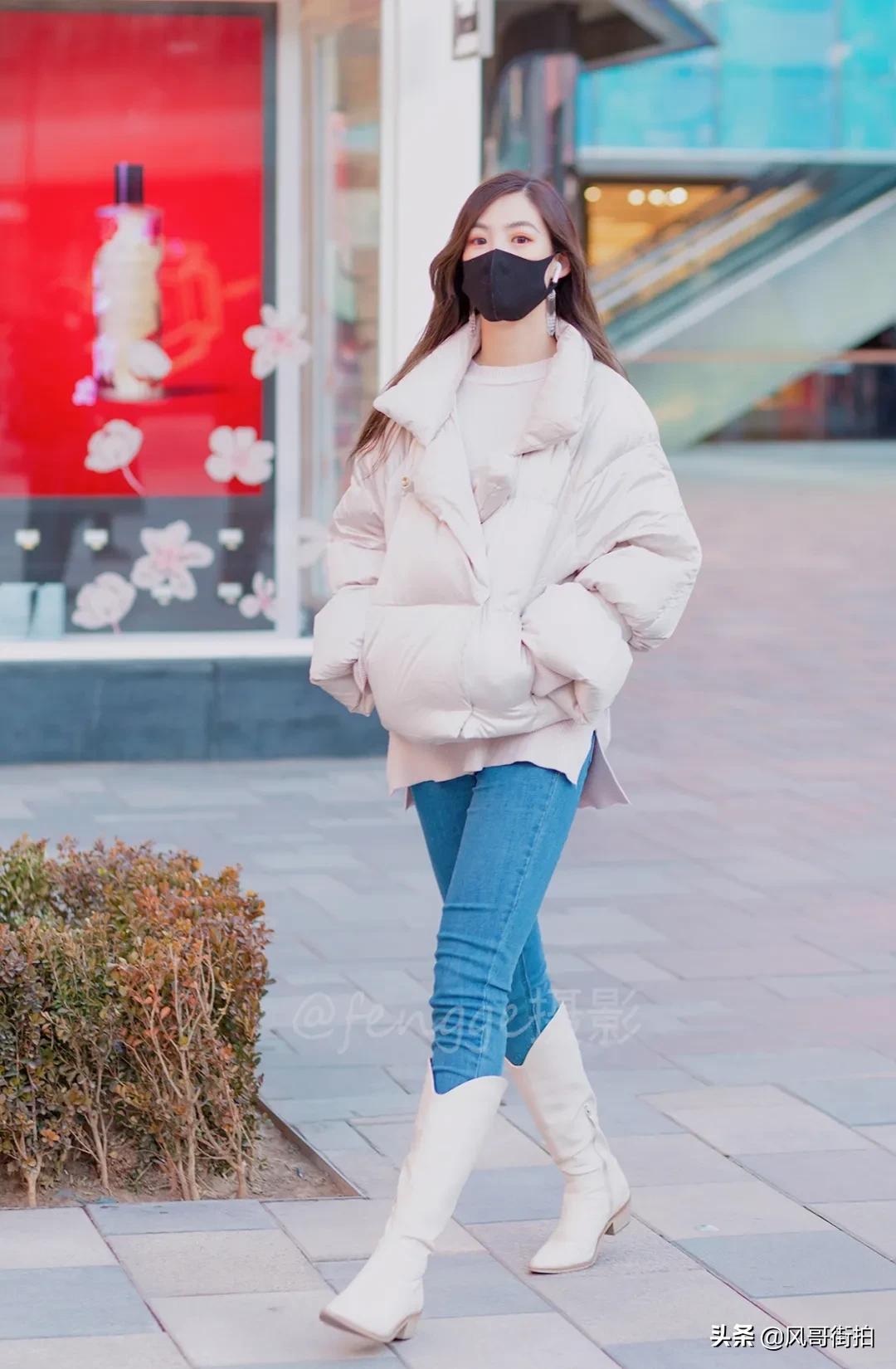 街拍三里屯空姐,国航空姐在三里屯走秀