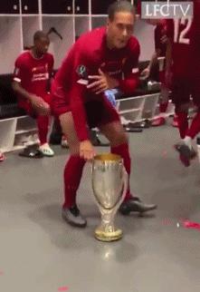 武磊横屏图片,武磊精彩图片