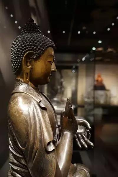 清代铜鎏金佛像的鉴定,清代铜鎏金无量寿佛像