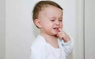 宝宝长乳牙注意事项及禁忌,一定要注意孩子的乳牙很重要