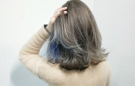 如何让刚烫的卷发变得自然,如何让刚烫的卷发变自然