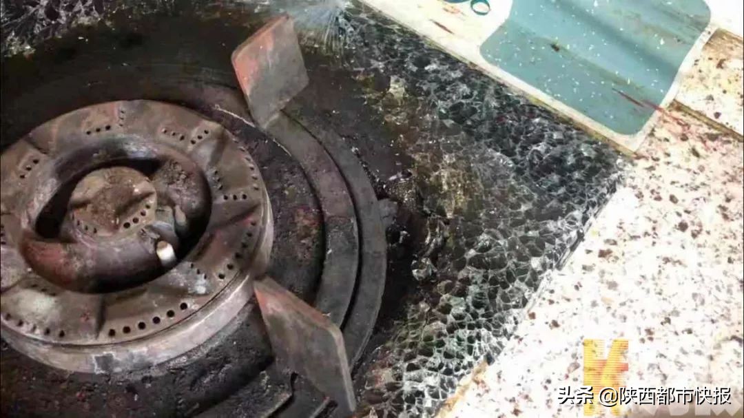 燃气灶面板突然爆裂是什么原因,燃气灶台炸裂是什么原因