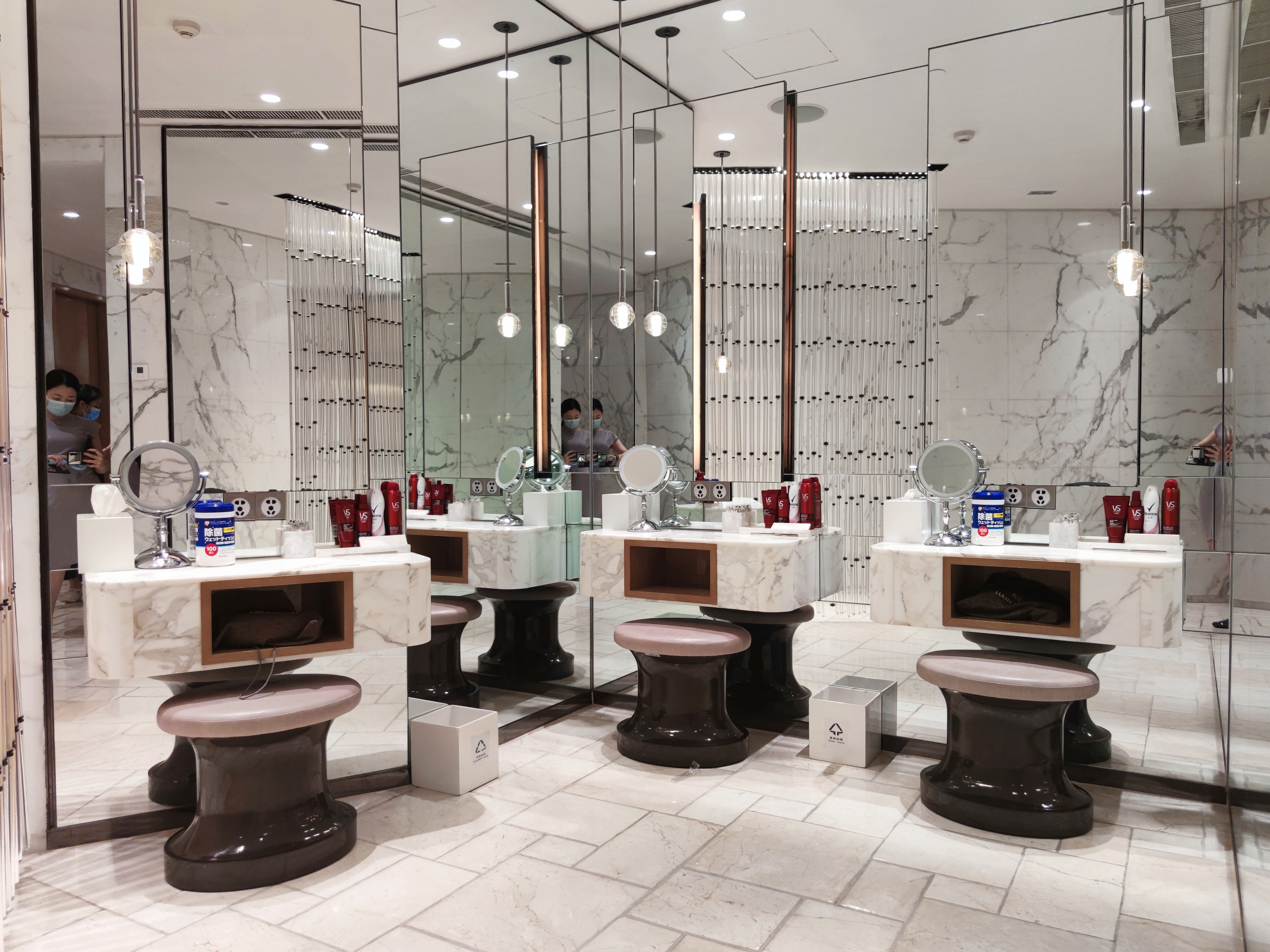 人均300酒店,人均300左右的带泳池酒店