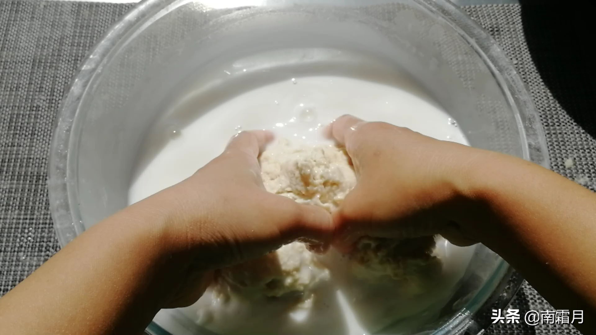 做面包必须要用专用酵母粉吗,用面包粉和普通面粉做面包的区别