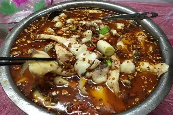 武汉老街坊都爱吃，这家店靠番茄鱼俘获了很多光谷人的胃