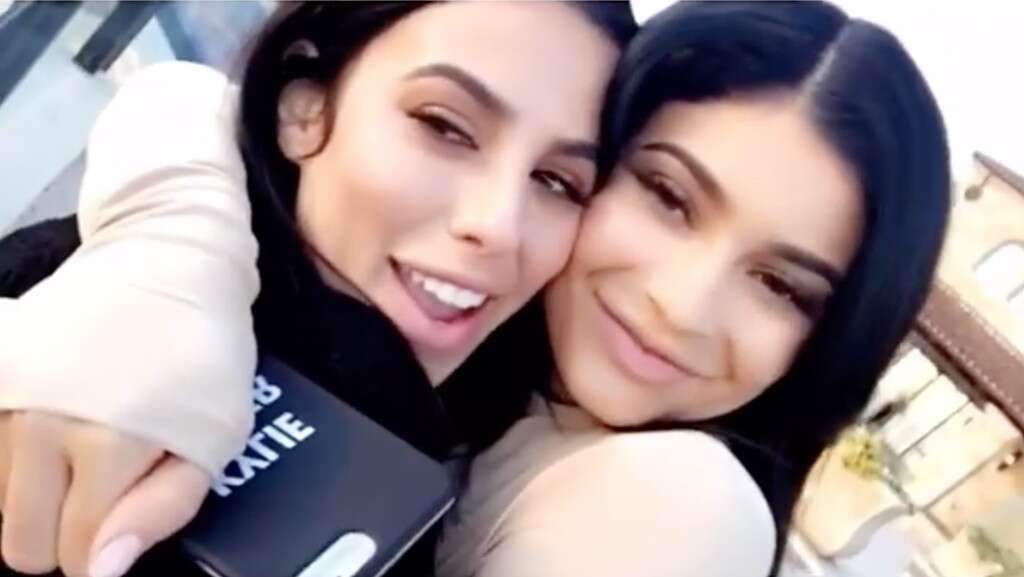 给卡戴珊当助理,卡戴珊助理帮忙整理