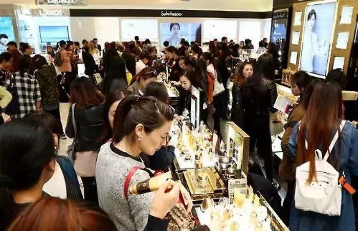 我们只坑中国人,他们人傻钱多”,卖本国人300,卖中国人10000