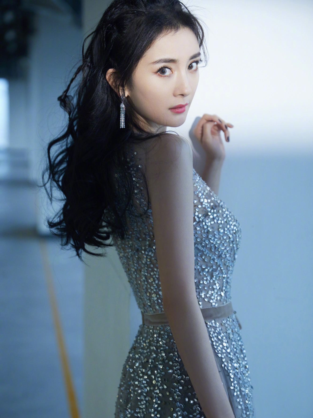 杨幂衣品真出众穿西装知性干练,杨幂穿五分短裤引领新潮流穿搭