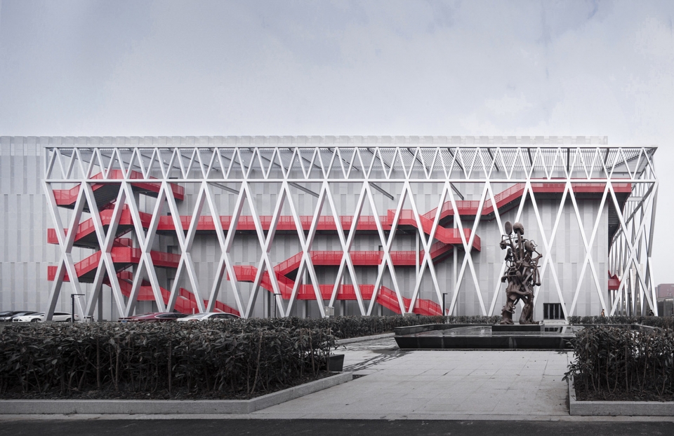 既是工厂,也是美术馆的浙江STANCE智慧厂房