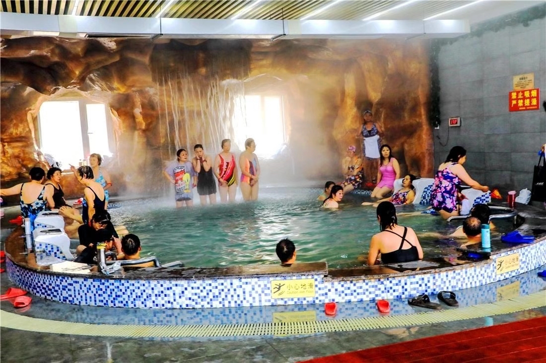 梦桃源温泉度假村积极做好疫情防控确保每位顾客用餐放心洗得放心