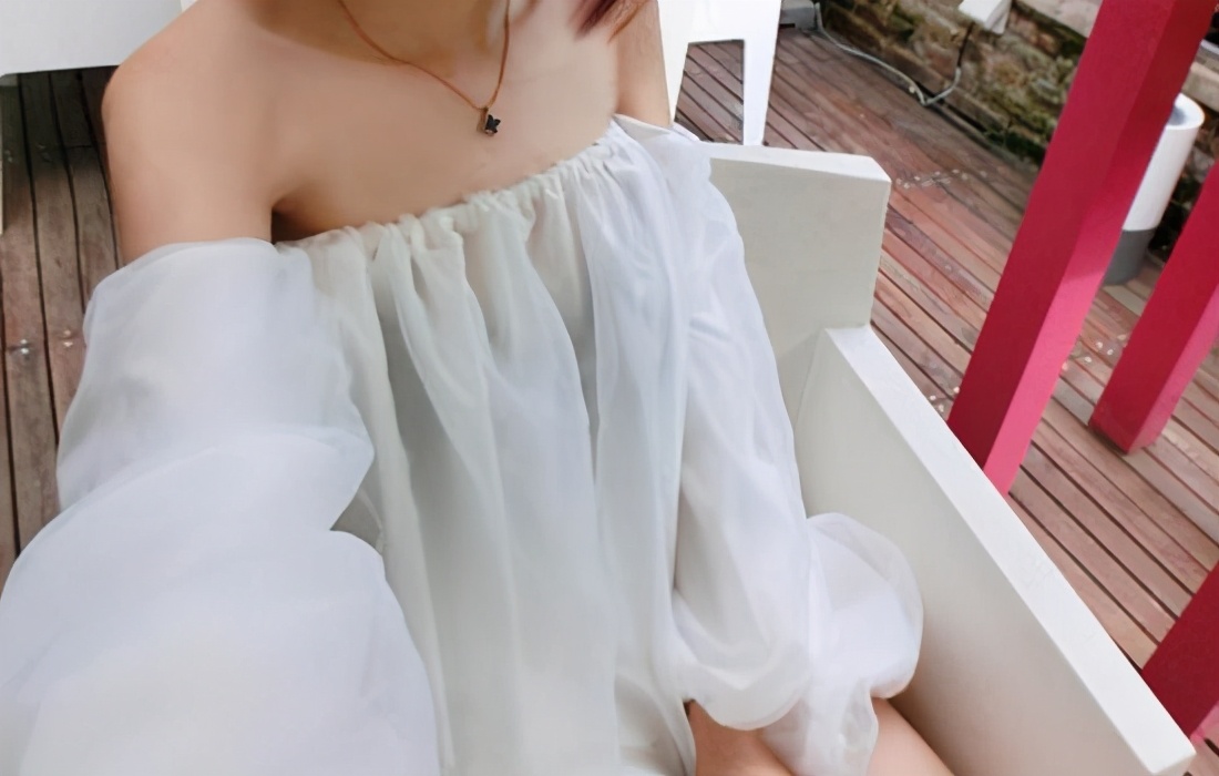 露肩上衣不让露肩穿法,露肩衣服可以不露肩穿法更好看