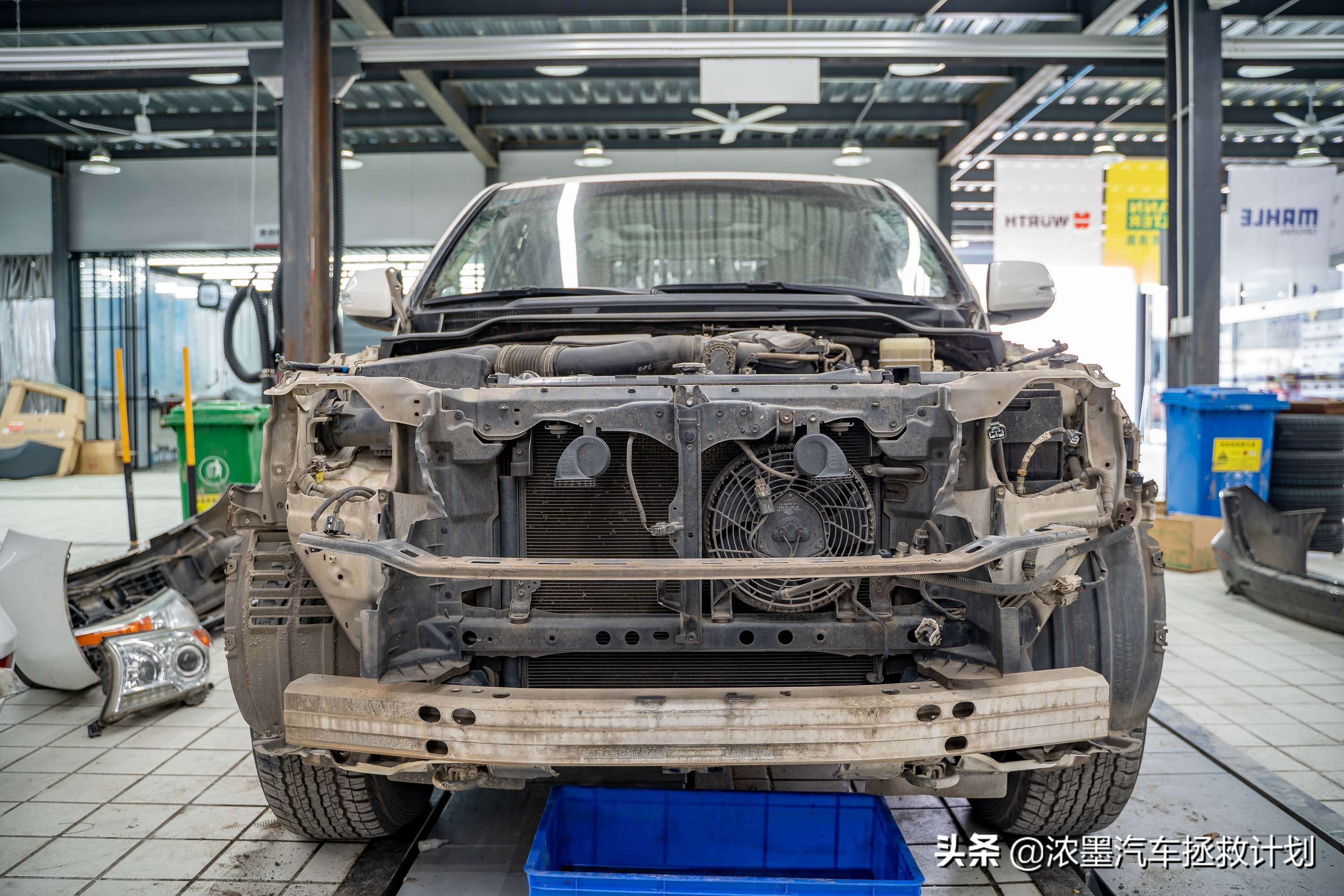 丰田霸道酷路泽带你翻山越岭,丰田兰德酷路泽低速4驱越野模式