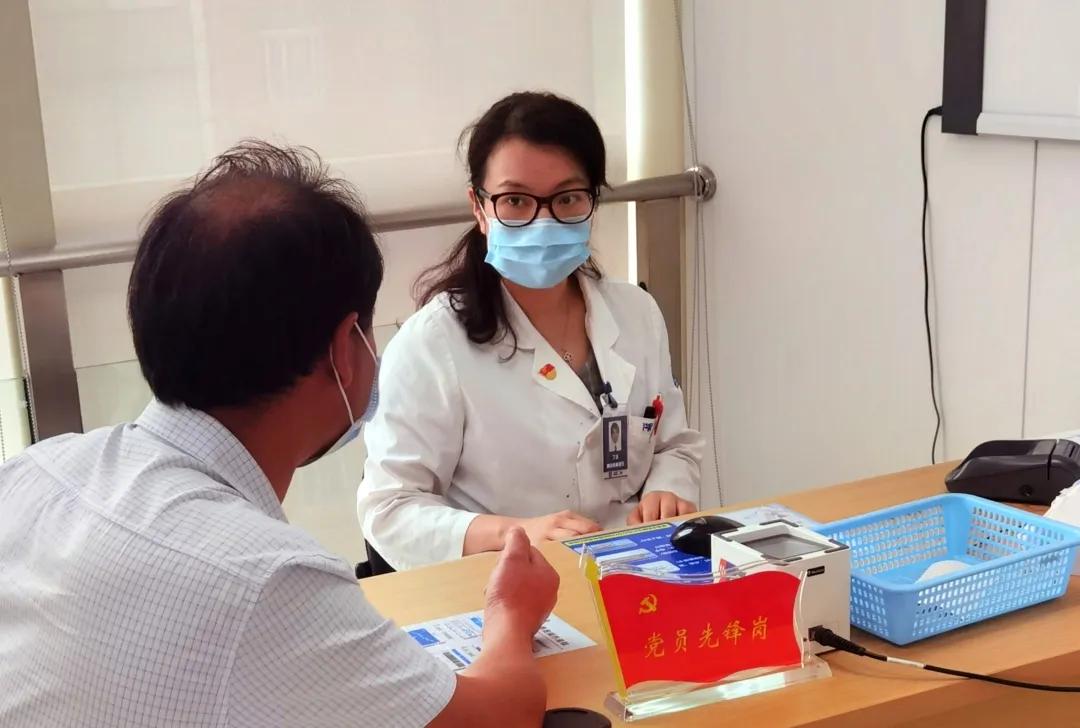 头晕是耳朵里石头移位在作怪吗,头晕脑胀整天昏昏沉沉耳朵嗡嗡的