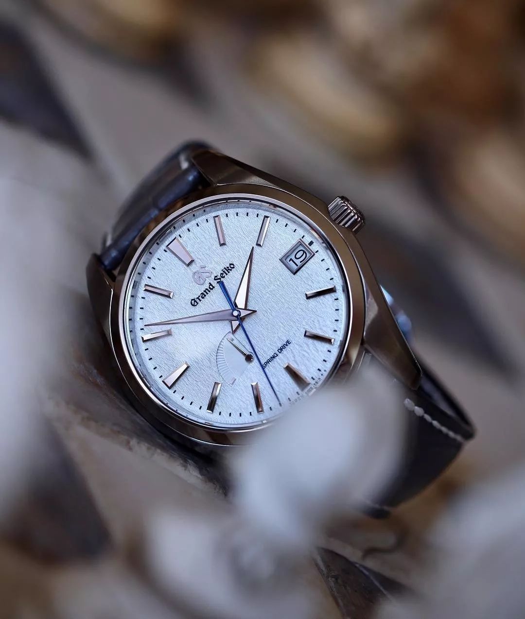 非诚勿扰成功牵手后送手表 (非诚勿扰牵手成功送名牌包包)