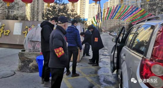东区街道严格落实网格化管理筑牢织密疫情防控网【战“疫”进行时】（52）