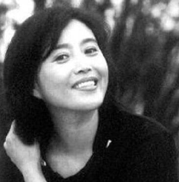 最惨星二代:被母亲抛弃父亲至今下落不明寄养叔叔家常遭毒打