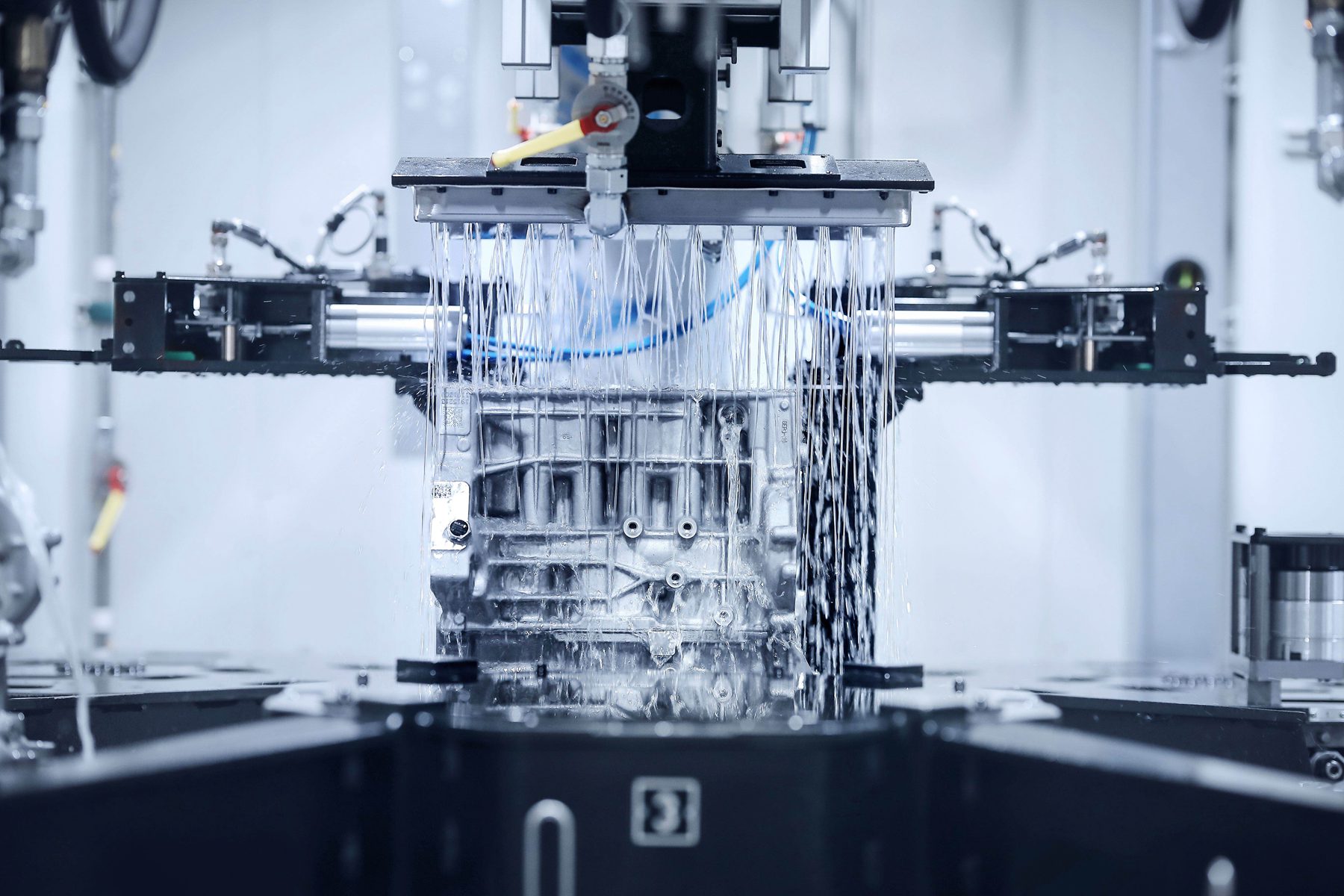 从“微米工厂”的表面，看看吉利动力体系的里面