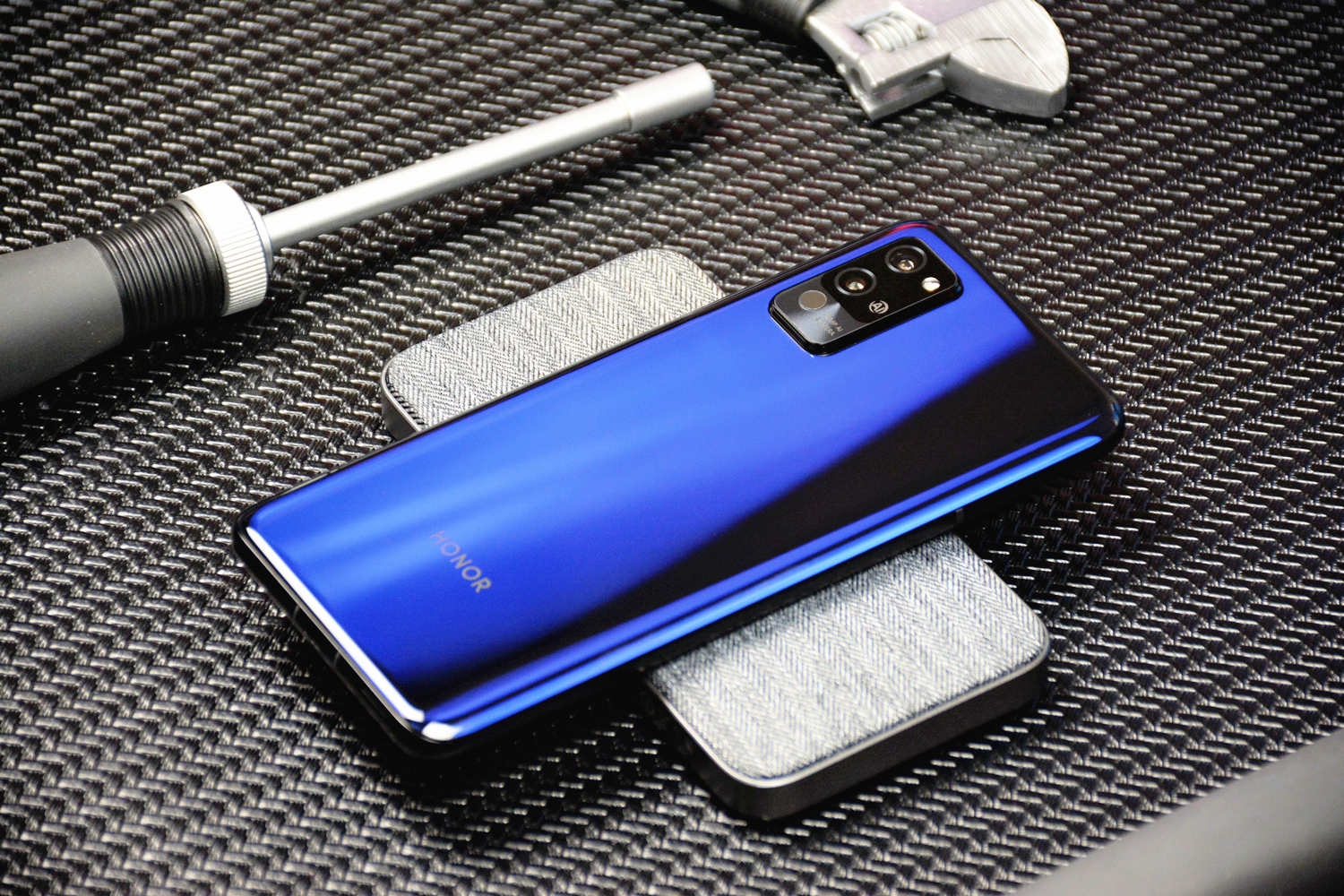 荣耀play4pro麒麟9905g信号怎么样,荣耀play4pro是麒麟9905g吗