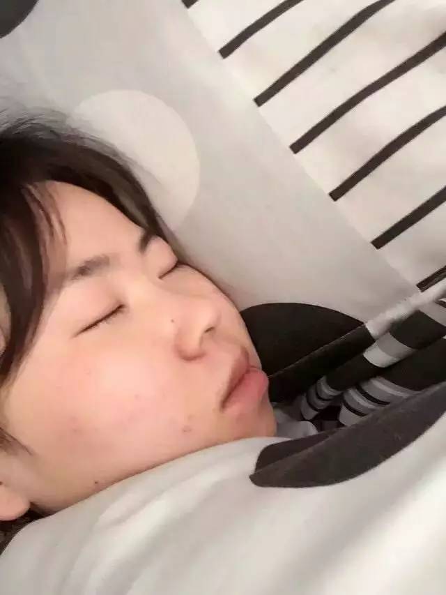 女朋友的睡相能丑到什么程度,女朋友的睡姿多奇葩
