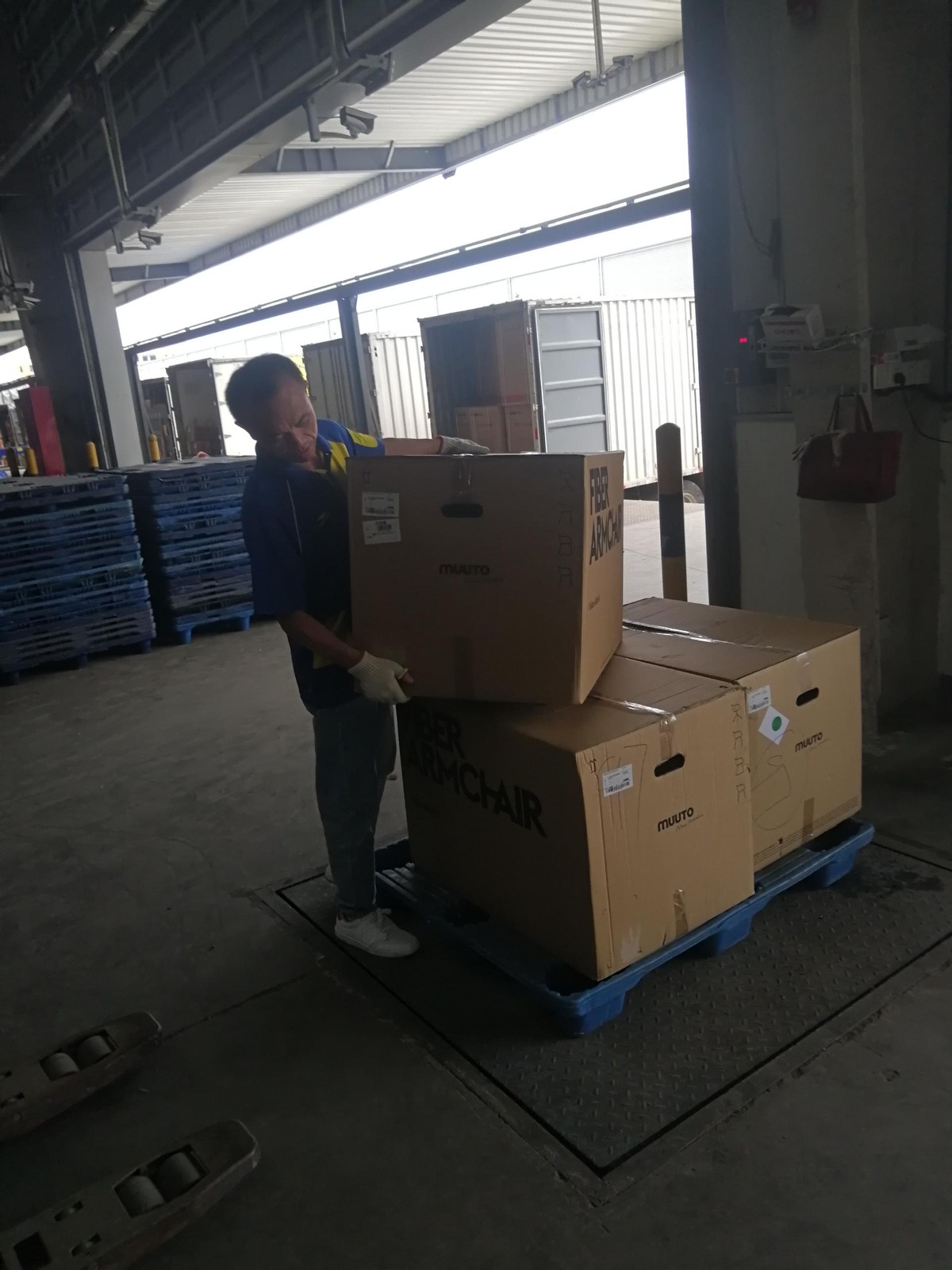 德邦快递退役军人,退伍不褪色脱下军装进警营