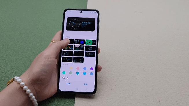 三星新款折叠机galaxyzflip5照片,三星galaxyzflip3折叠测试