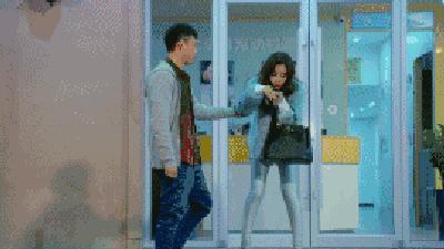 李小璐自曝还未走出目前困境,李小璐最近新爆料