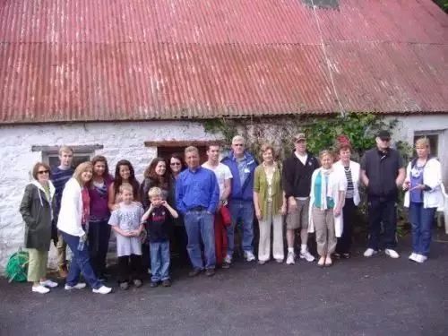 戴15元手表，租一居室，秘密捐出560亿，他真正活出了上帝的模样