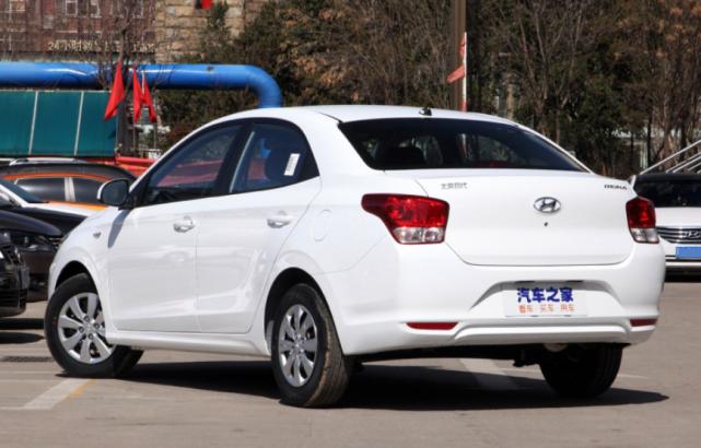 价格便宜动力足，三厢合资家轿，售价不足5万，带你看现代瑞纳