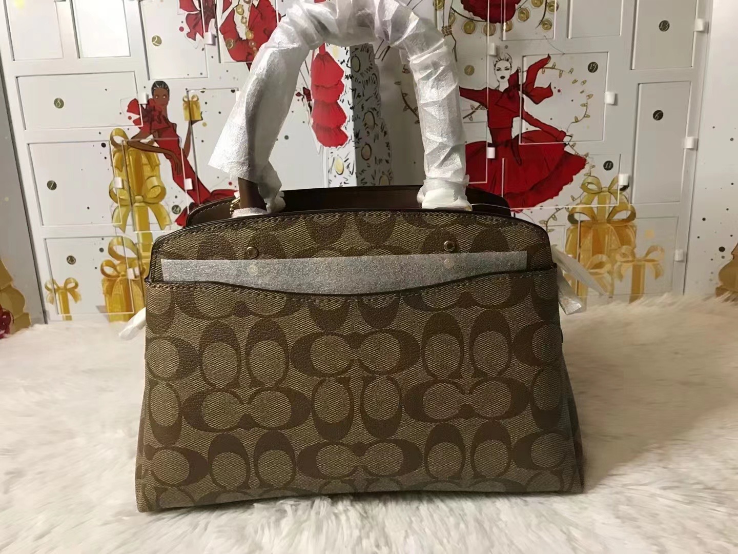 coach奥莱包值得买吗,coach奥莱款和专柜款哪个值得购买