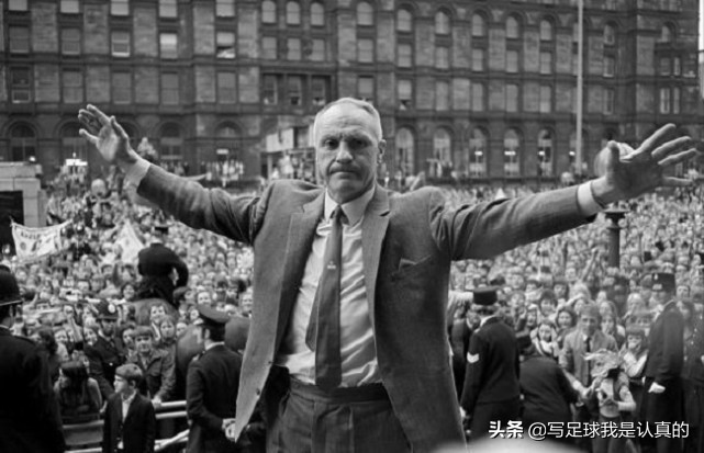 从利物浦的码头工人文化谈起，足球被赋予了怎样的生命？