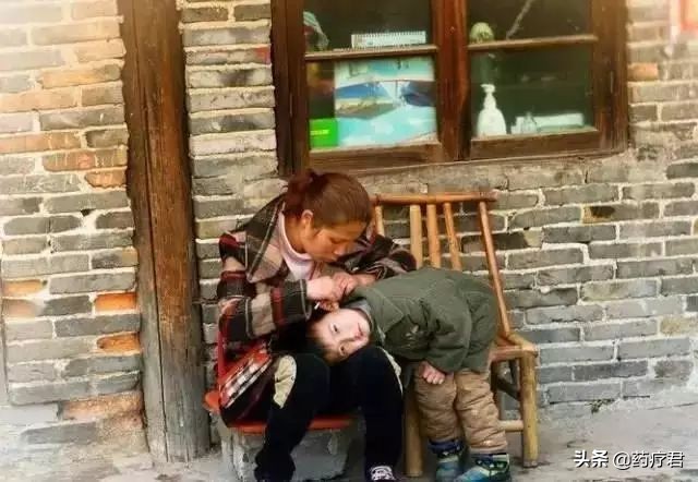 耳科医生用镊子掏耳朵,耳科医生为什么不让掏耳朵