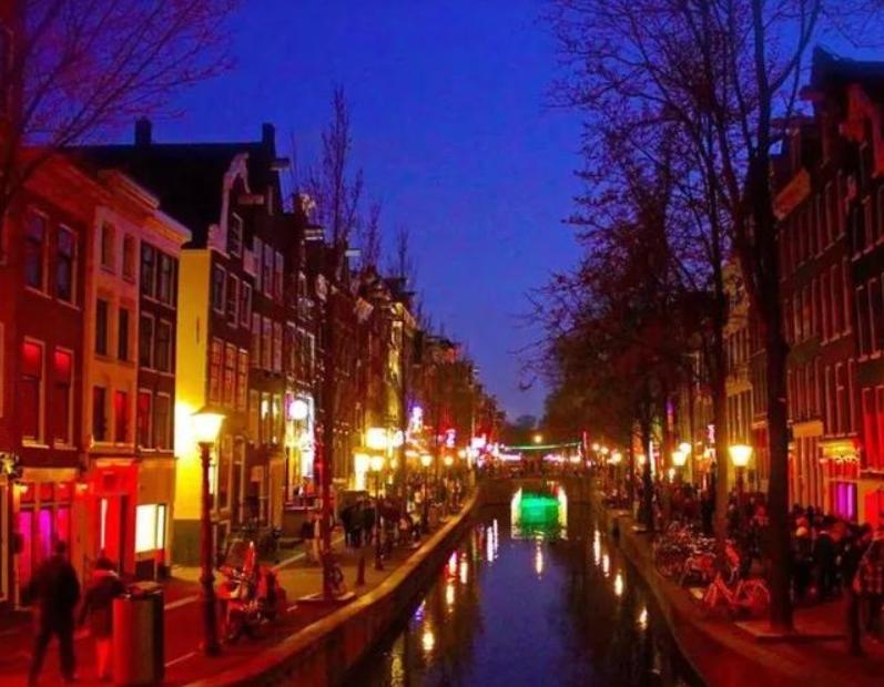 “性都”荷兰：*交性**易合法，政府还给津贴，从业者按艺术行业纳税