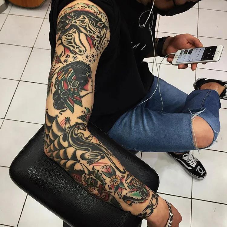 蒸汽朋克纹身和哥特纹身,又纹身又穿鼻环