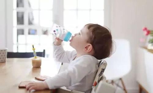 宝宝第一次“发烧”大约集中在这个年龄段，早知道早准备