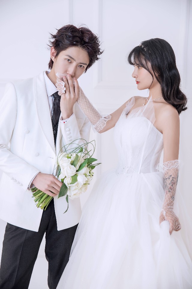 今夕何夕,见此良人大理旅拍婚纱照