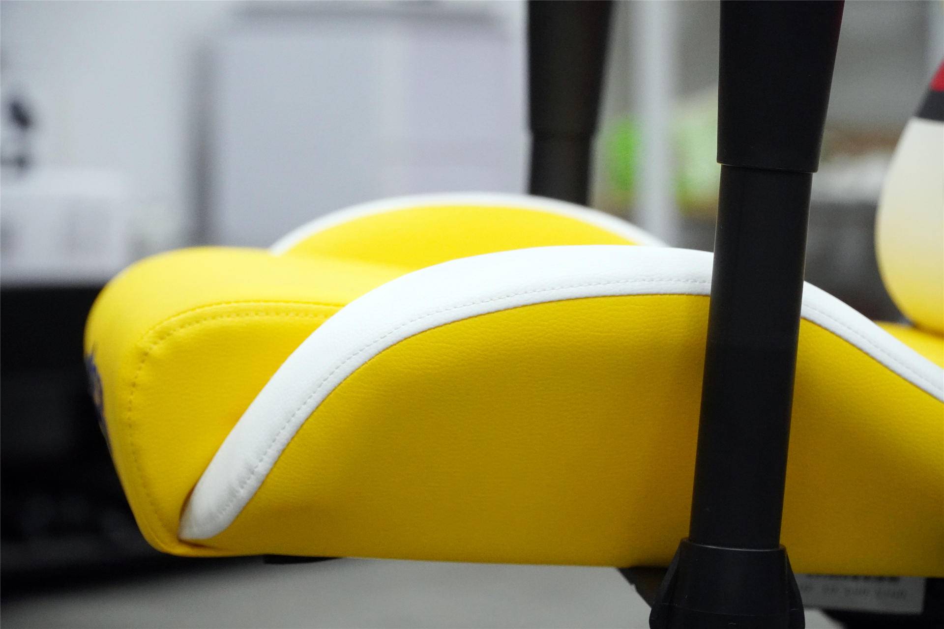 傲风宝可梦联名椅,测评傲风电竞椅